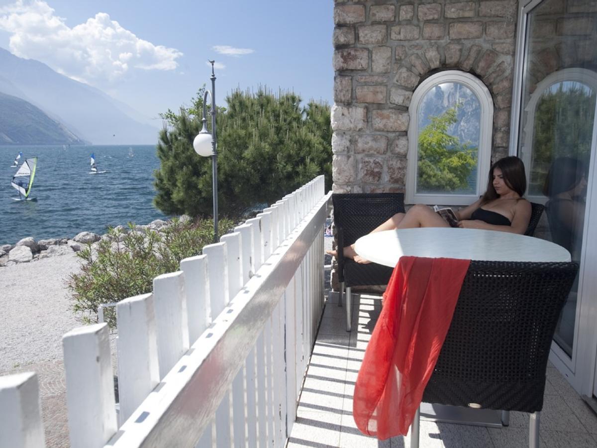 Casa Toblini Al Lago On The Beach Torbole Sul Garda Kültér fotó